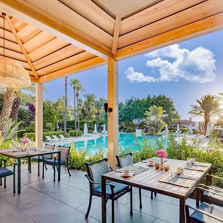 리조트 Divan Bodrum Palmira